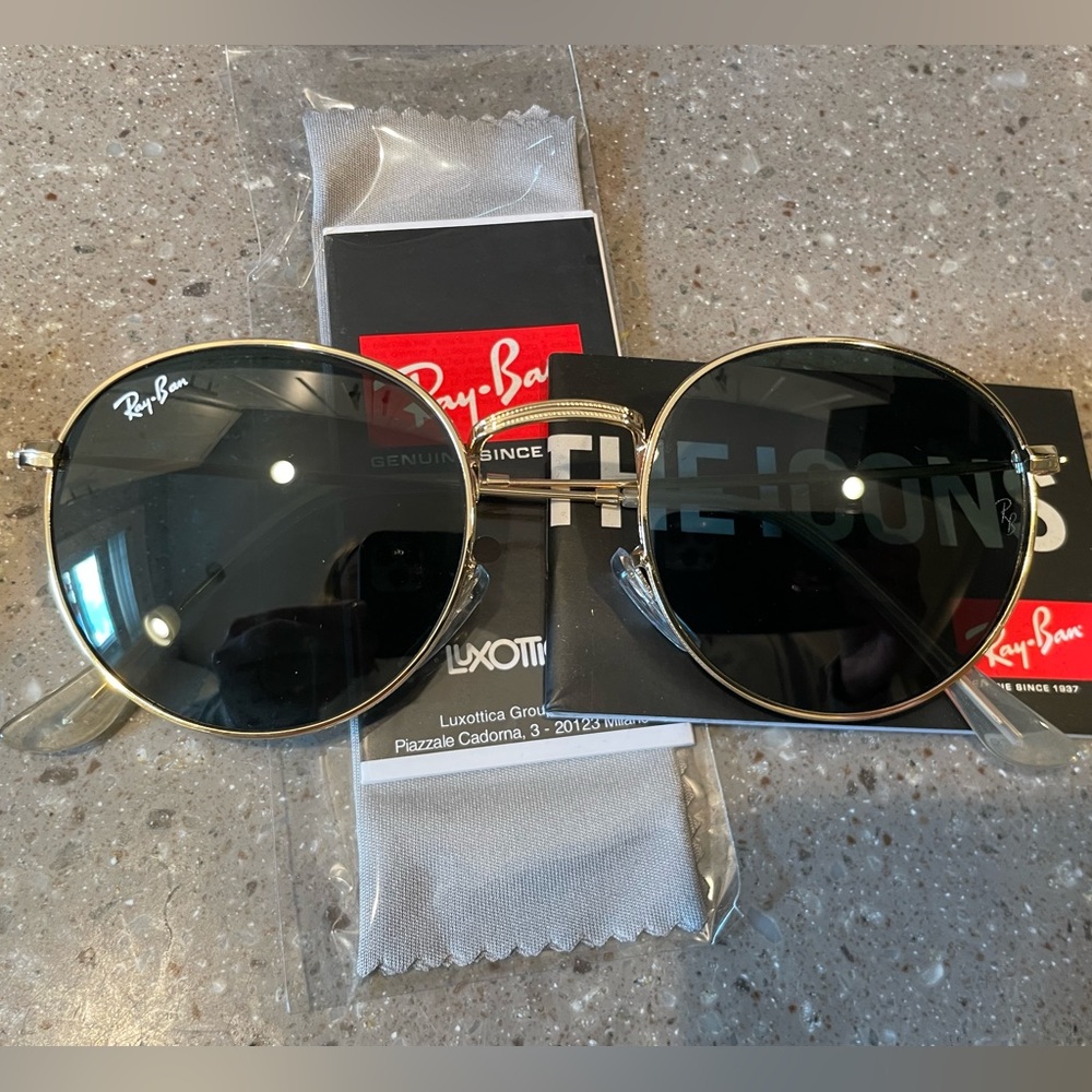 Ray-Ban round sunglasses
